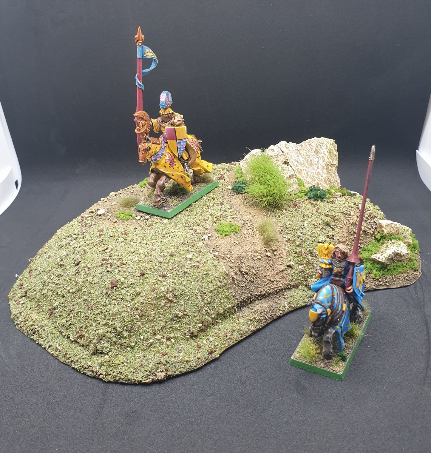 Miniature terrain hill fantasy bretonnia tristian the troubadour limited edition king