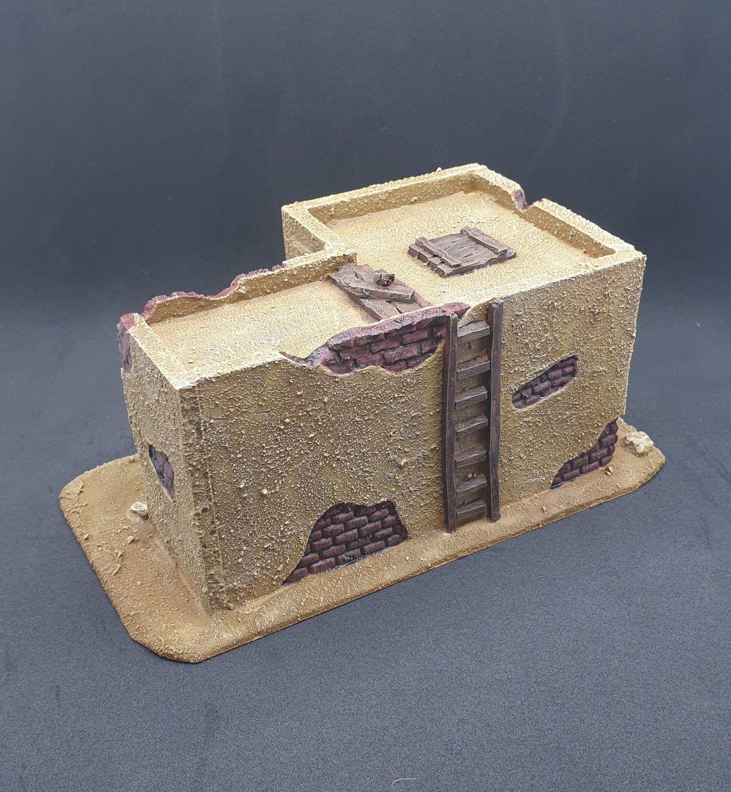 Miniature terrain desert house 4